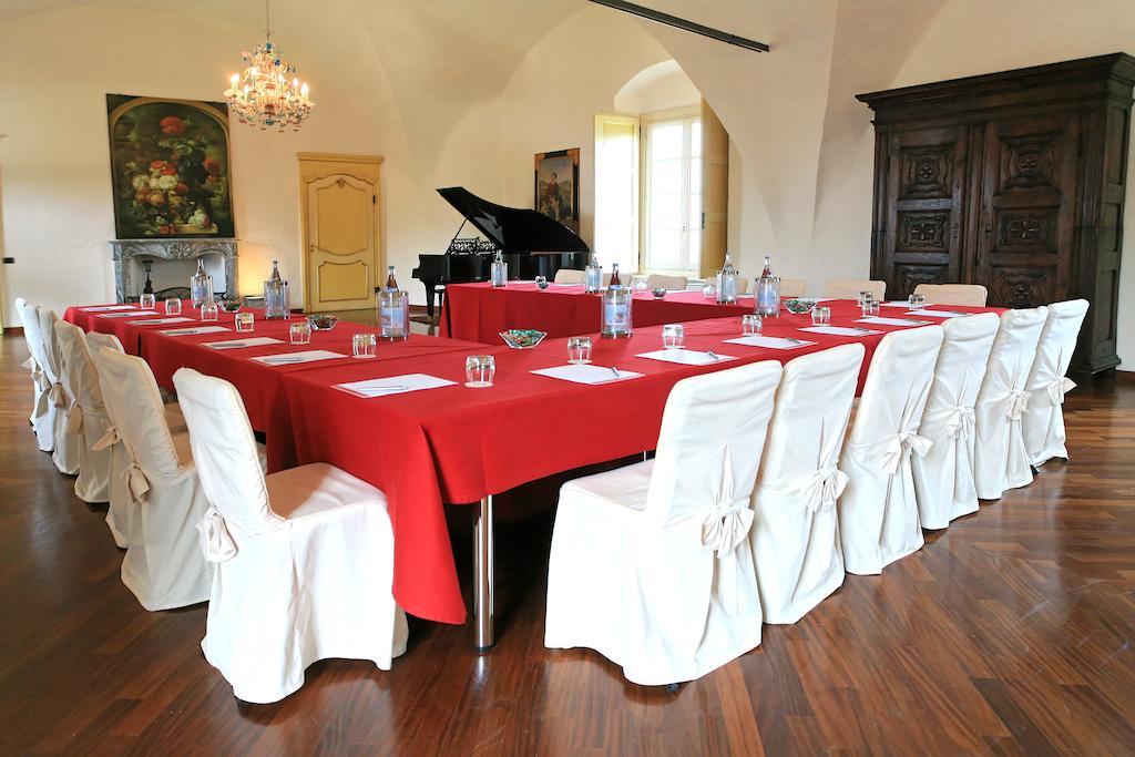 Отель Castello Rosso Костильоле-Салуццо Экстерьер фото