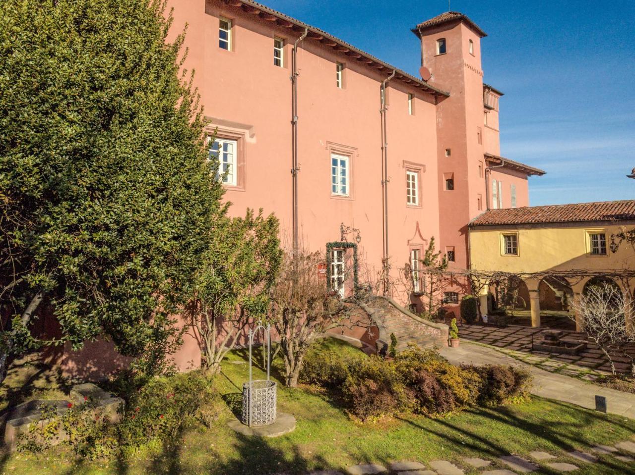 Отель Castello Rosso Костильоле-Салуццо Экстерьер фото
