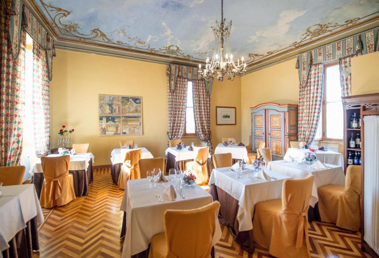 Отель Castello Rosso Костильоле-Салуццо Экстерьер фото