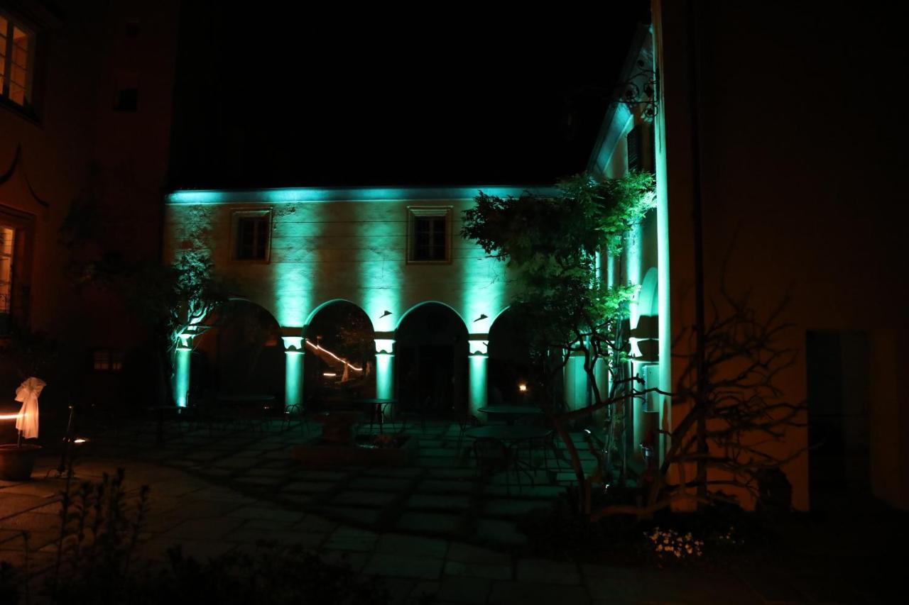 Отель Castello Rosso Костильоле-Салуццо Экстерьер фото